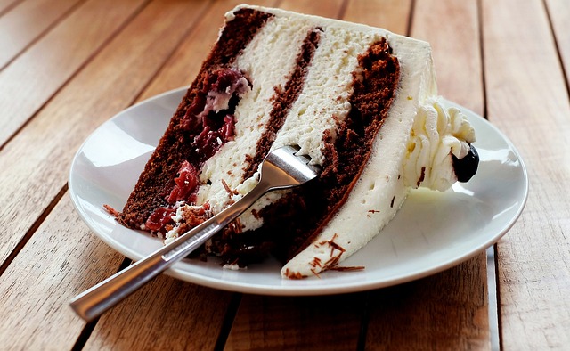 From oven to your home: How to get hassle-free cake delivery in Bangalore and Delhi?