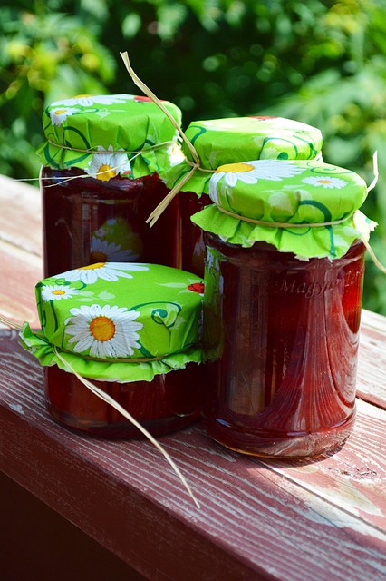 Strawberry Jam with Honey vs. Regular Jam: Which One is Healthier?